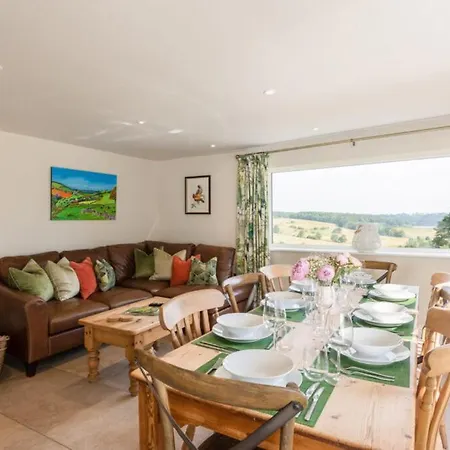 4 Bed In Norwood Oc-b35549 Fewston