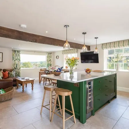 4 Bed In Norwood Oc-b35549 *