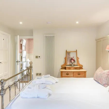 4 Bed In Norwood Oc-b35549 *