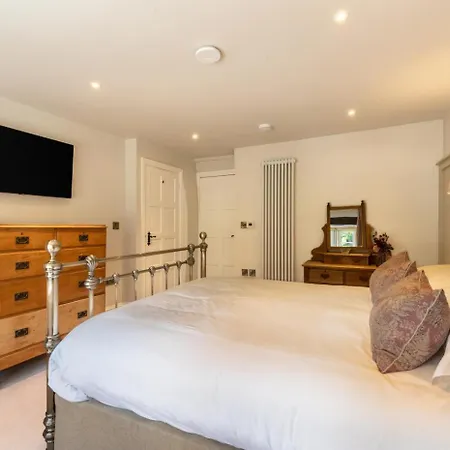 4 Bed In Norwood Oc-b35549 Fewston