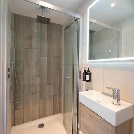 4 Bed In Norwood Oc-b35549 Ferienhaus