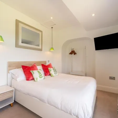 4 Bed In Norwood Oc-b35549 * Fewston